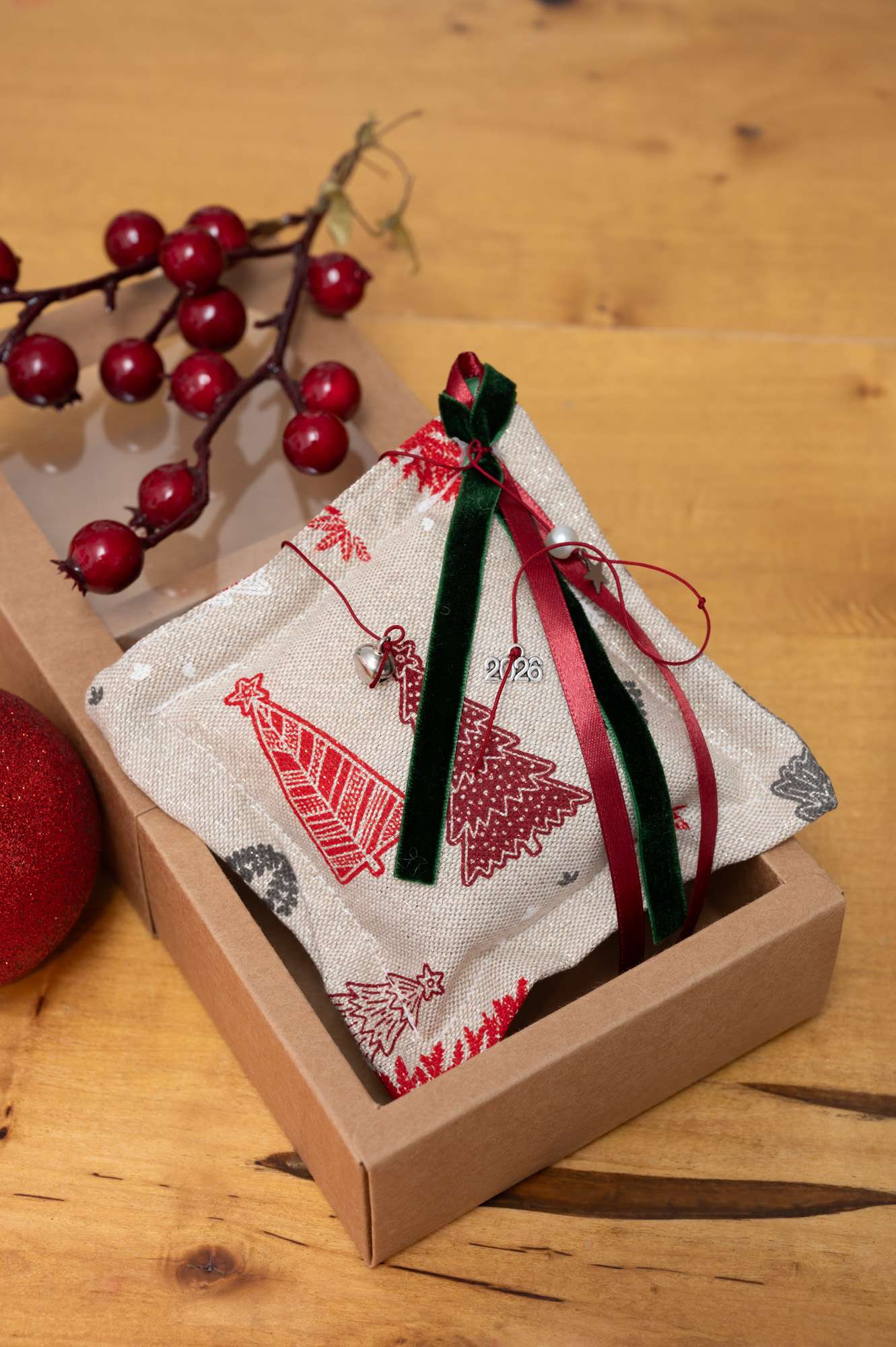 Γούρι αρωματικό Christmas Nuts 2026 - Trees