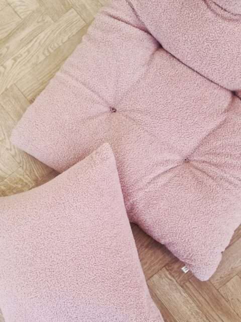 Μαξιλάρι Με Γέμιση Μπουκλέ Σάπιο μήλο 50*50