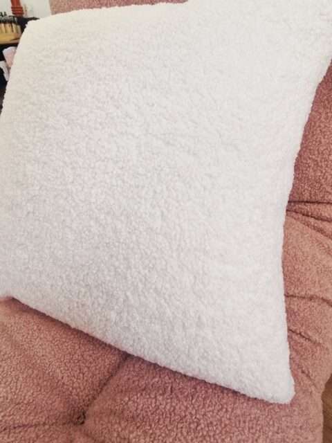 Μαξιλάρι Με Γέμιση Μπουκλέ Εκρού 50*50