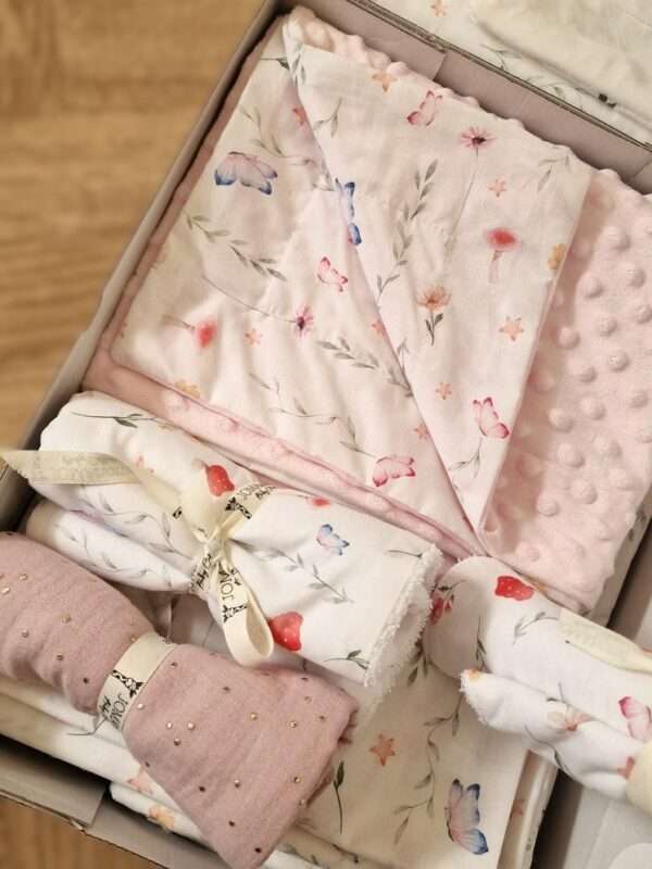 -Premium Baby Box Butterfly Kiss