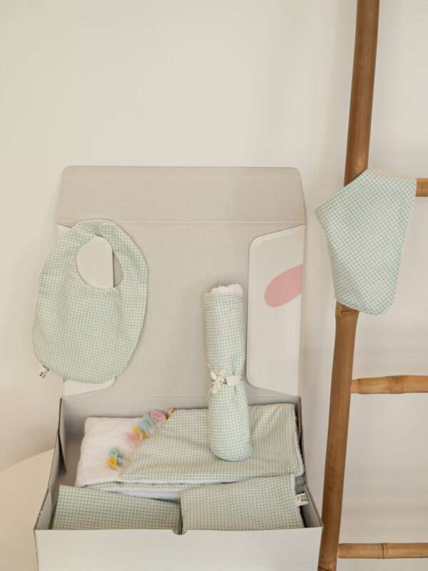 -Κουτί Δώρου Καρό Μέντα