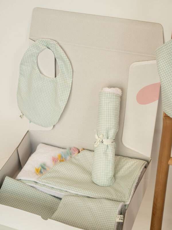 -Κουτί Δώρου Καρό Μέντα